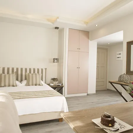 Pepi Boutique (adults Only) מלון דירות 4*