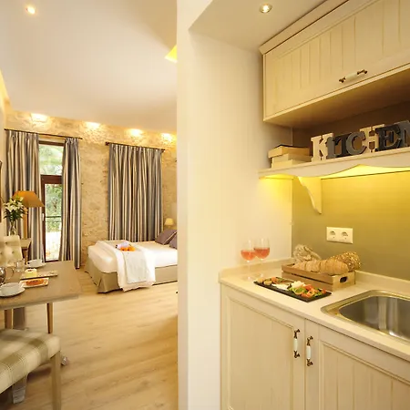 Pepi Boutique (adults Only) מלון דירות 4*