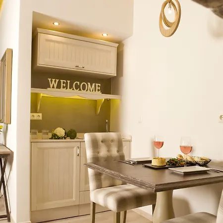 מלון דירות Pepi Boutique (adults Only) העיירה רתימנו