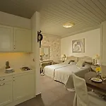 Pepi Boutique (adults Only) 4*