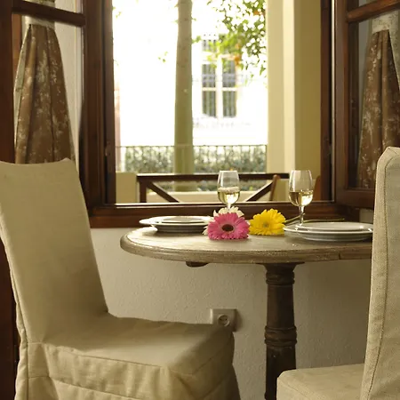 Ξενοδοχείο με διαμερίσματα Pepi Boutique (adults Only) 4*